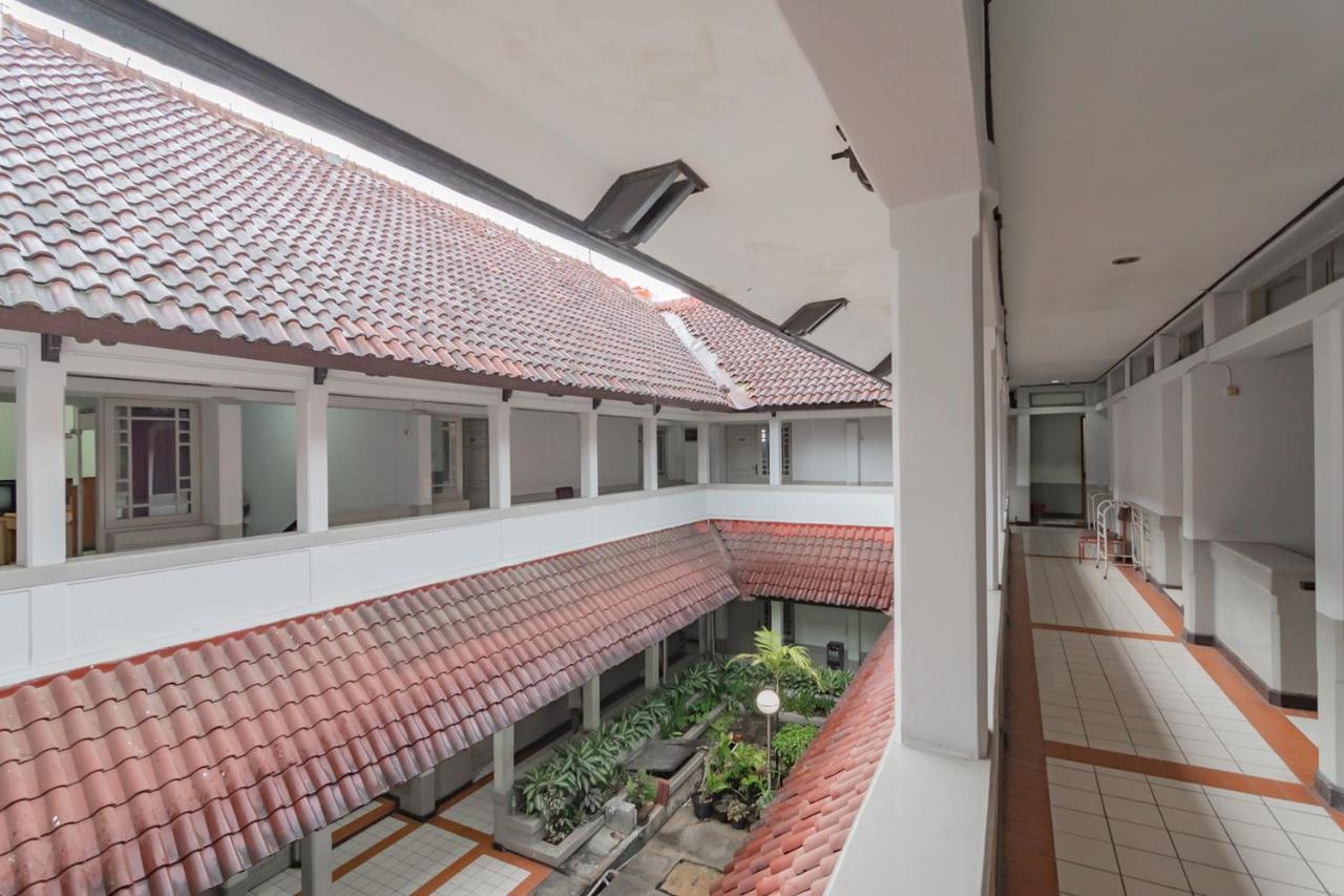 Hotel KoolKost near Bandung Station Exterior foto