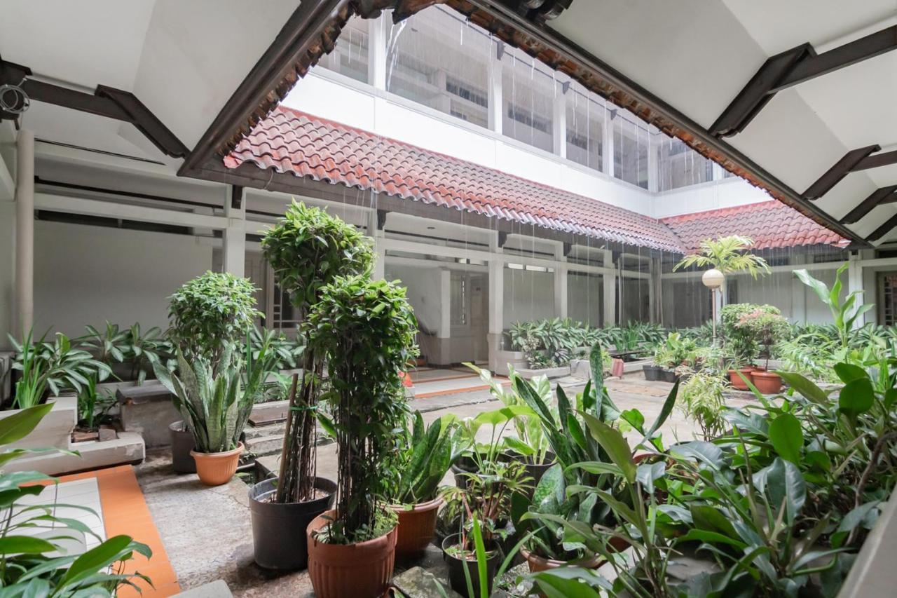 Hotel KoolKost near Bandung Station Exterior foto